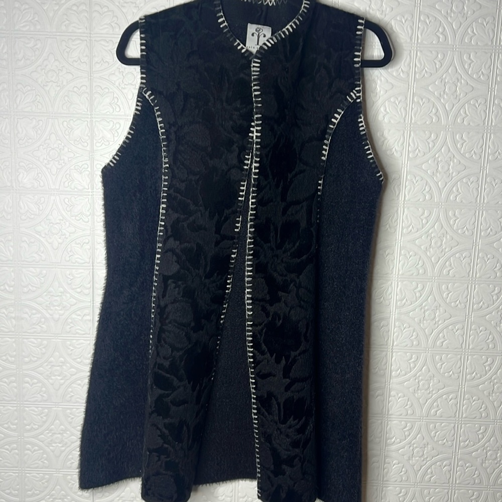 Rain + Rose Black Wool Blend Long Vest Embossed Velvet Like Rose Print SZ M
